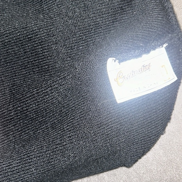 Tennessee Vols beenie hat in the color black. - Picture 3 of 3